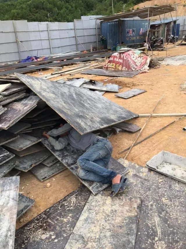6 Tempat Tidur Kuli Bangunan di Lokasi Proyek Ini Anti-mainstream