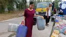Kekeringan di daerah tersebut juga membuat warga kekurangan air bersih untuk keperluan sehari-hari. (Liputan6.com/Herman Zakharia)