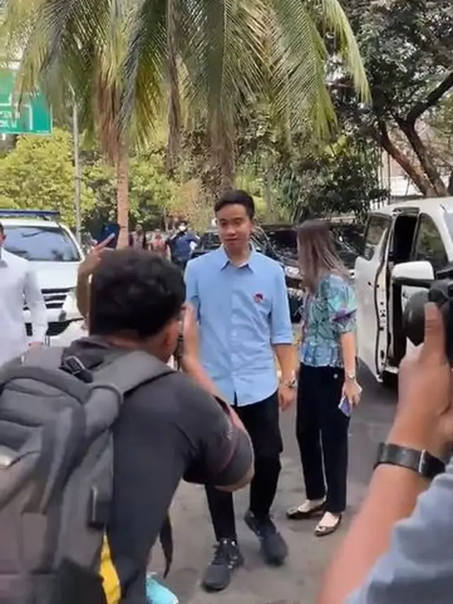 6 Potret Terbaru Selvi Ananda Dampingi Gibran Bertemu Prabowo Hingga Daftar KPU
