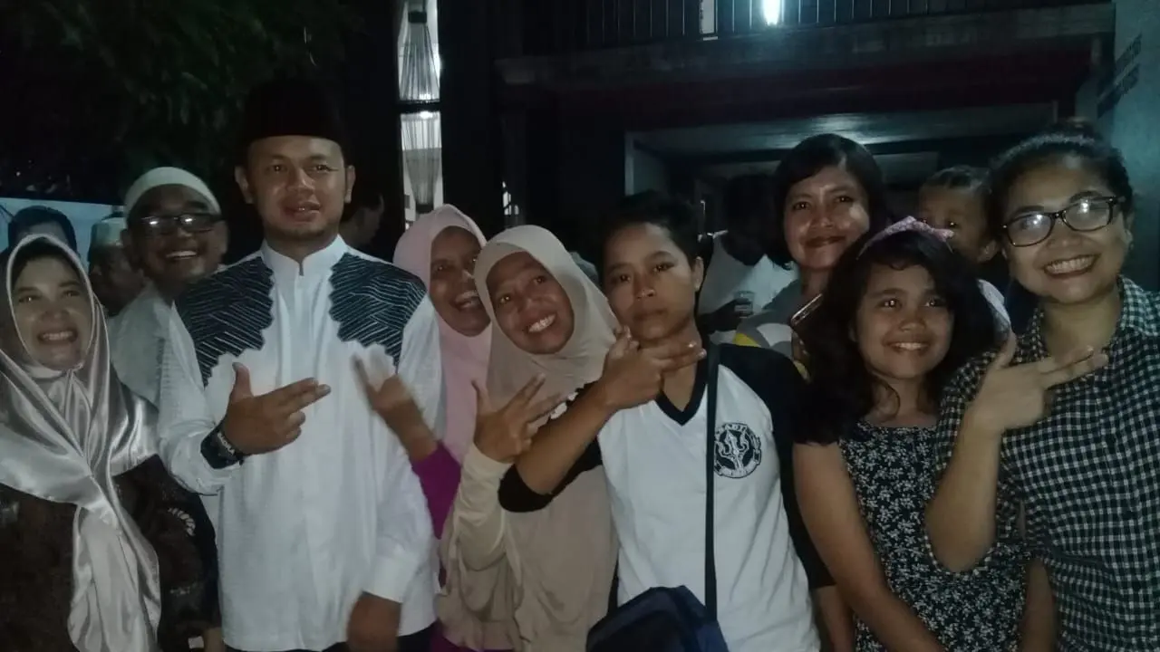 Calon Wali Kota Bogor Bima Arya di tengah-tengah warga (Liputan6.com/Achmad Sudarno)