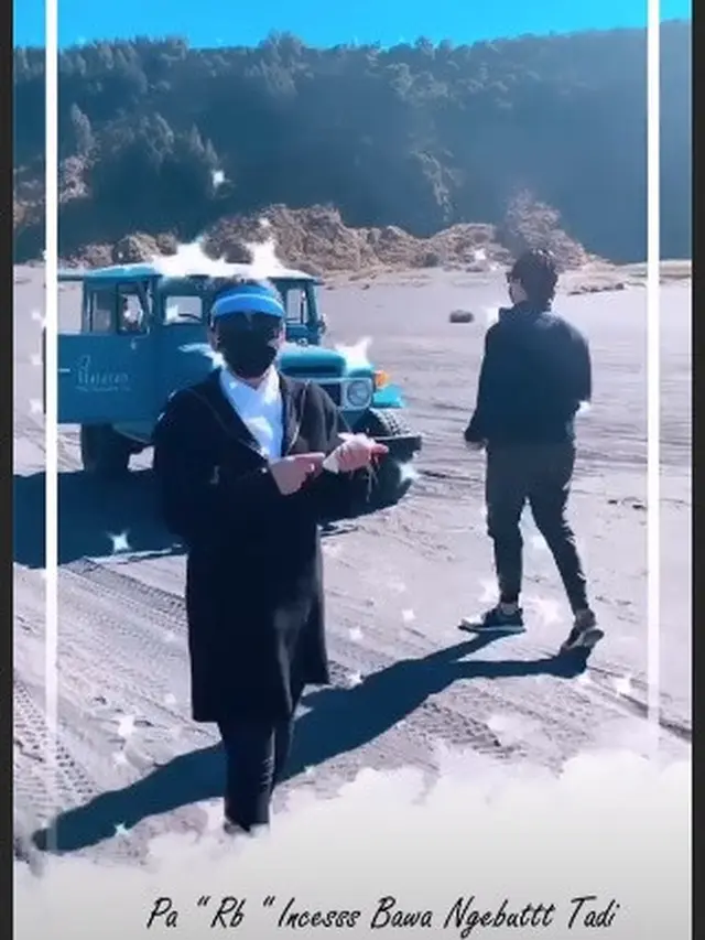7 Momen Liburan Syahrini dan Reino Barack di Bromo, Sarapan di Padang Savana