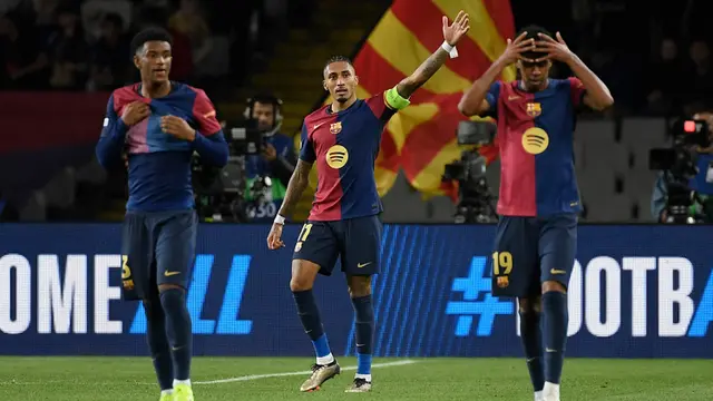 Rapinha Hattrick, Barcelona Bungkam Bayern Munchen