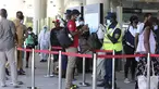 Para penumpang mengantre untuk memasuki Stasiun Nairobi di Nairobi, Kenya (13/7/2020). Jalur Kereta Rel Standar (Standard Gauge Railway/SGR) Mombasa-Nairobi pada Senin (13/7) kembali membuka layanan penumpang di tengah peningkatan langkah-langkah pencegahan COVID-19. (Xinhua/Feng Dong)