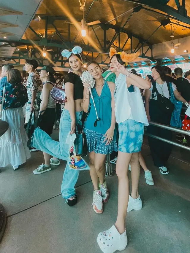 Sheila Dara bersama dua sahabatnya, Fita Anggriani, dan Adinda Thomas (Instagram/@sheiladaisha)