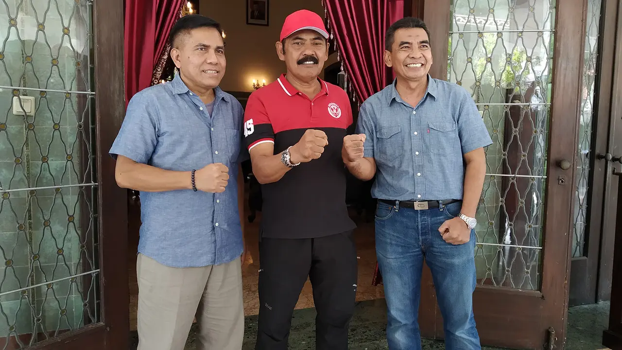 Persis Solo