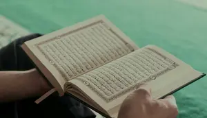 6 Ayat Al-Quran Tentang Kewajiban Berbakti Kepada Orang Tua, Makna Mendalam dan Hikmahnya