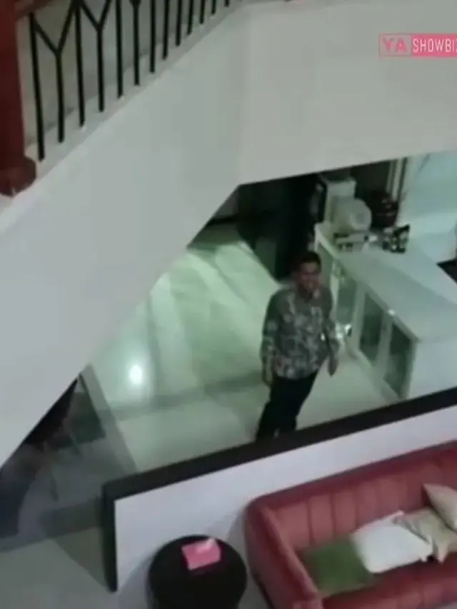 Emil Dardak langsung tiba di rumah setelah mendapat pesan dari Arumi Bachsin