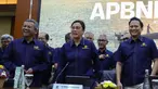 Menteri Keuangan Sri Mulyani Indrawati (tengah) bersama Wakil Menteri Keuangan Suahasil Nazara (kiri) dan Thomas A.M Djiwandono (kanan) sesaat sebelum memberikan keterangan terkait APBN KiTa di Jakarta, Rabu (11/12/2024). (Liputan6.com/Angga Yuniar)