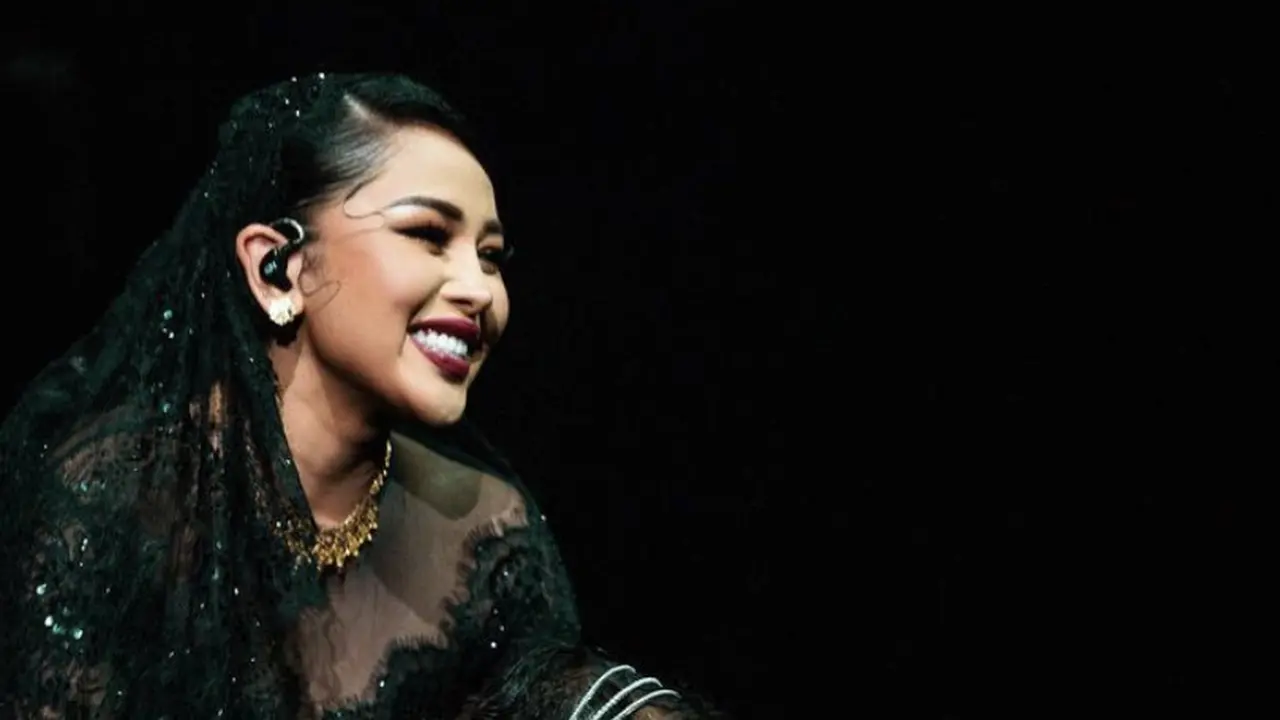 Pesona Mutia Ayu Ajak Sang Anak di Konser Mengenang Glenn Fredly: Credit: (@mutia_ayuu)
