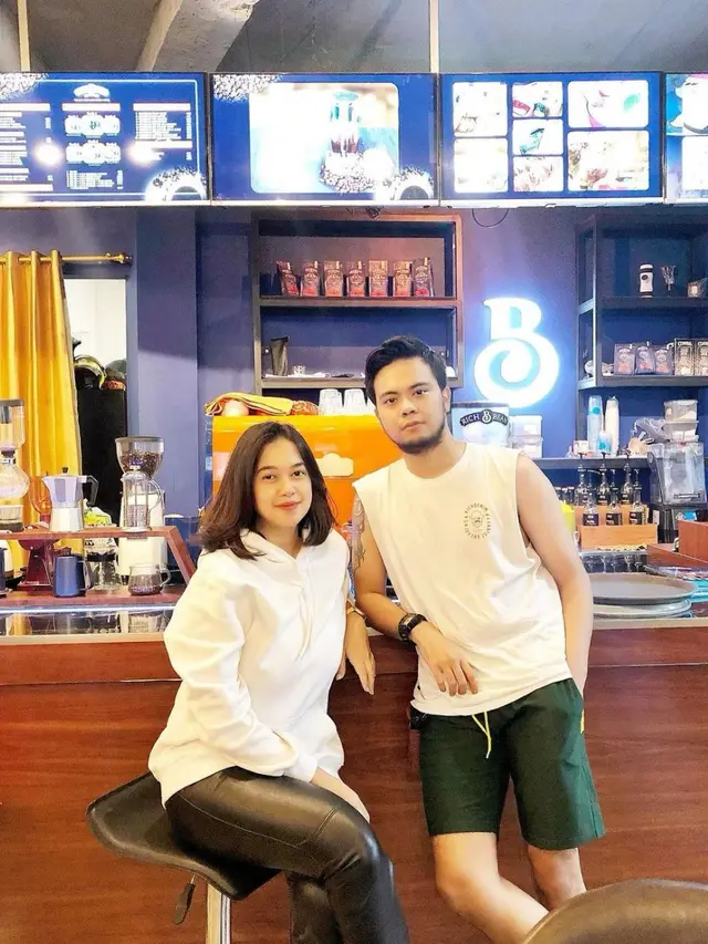 Romantis, Ini 6 Potret Kebersamaan Reza SMASH Bareng Kekasih Baru