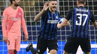 Mauro Icardi mencetak gol penyeimbang untuk Inter Milan saat bertanding melawan Barcelona. (AFP/Marco Bertorello)