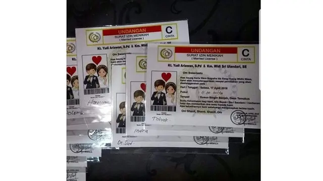 6 Desain Undangan Nikah Ini Kreatif Banget, Enggak Kepikiran