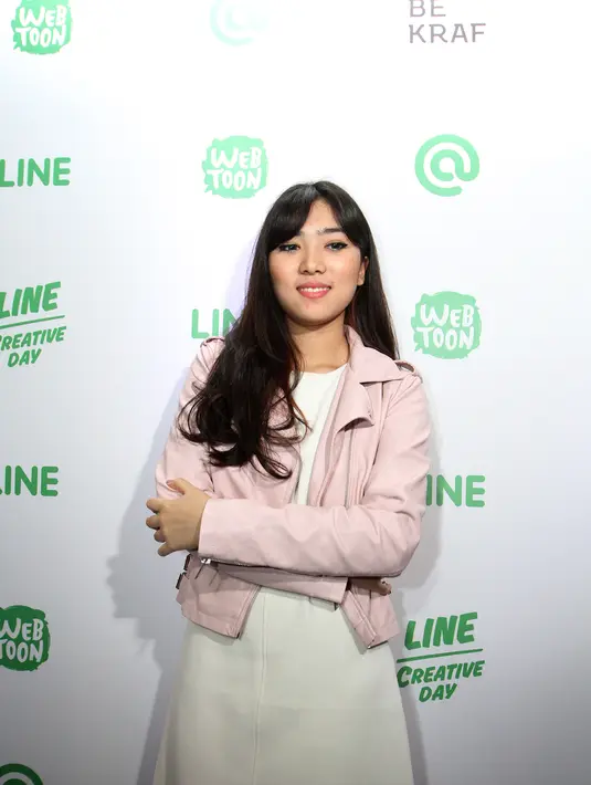 Isyana Sarasvati sendiri masih bingung dalam menjelaskan tentang kriteria lelaki idamannya. Hal yang terpenting bagi Isyana adalah sang lelaki bisa klop saat diajak berdiskusi. (Nurwahyunan/Bintang.com)