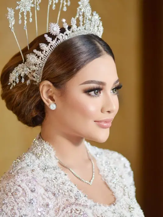 Beberapa hari sebelum pernikahan Atta dan Aurel berlangsung, Ashanty memberikan sedikit bocoran lewat akun Instagramnya. Ia menuliskan bahwa lagu tersebut ciptaan Anang khusus anak tercintanya. (Instagram/hairstylist_arrusa)