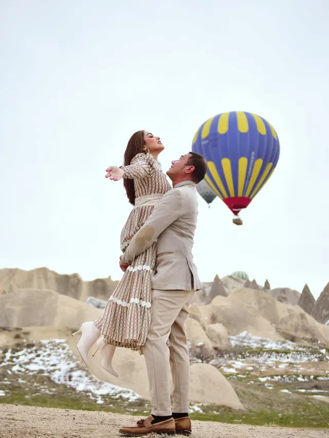Bak Prewedding, Ini 7 Pemotretan Teuku Rafly dan Nurah Syahfirah di Turki