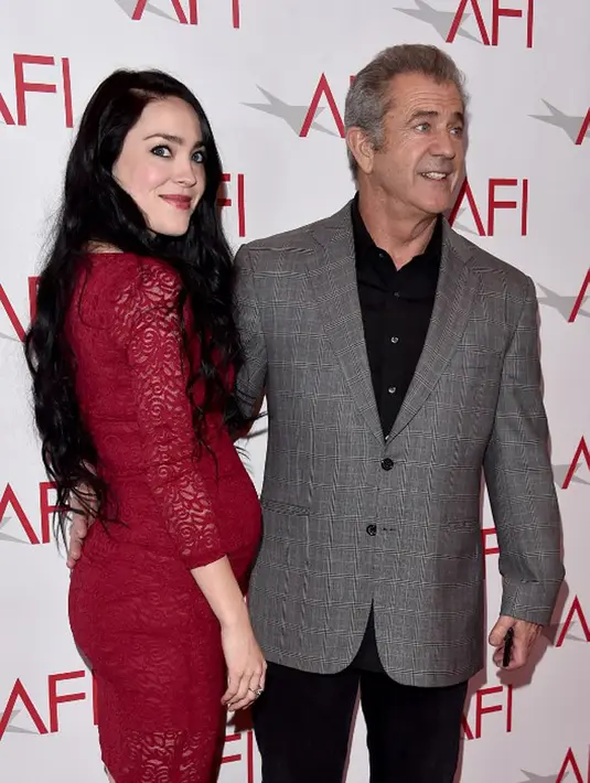 Sebelumnya, Mel Gibson telah memiliki delapa orang anak. Tujuh di antaranya adalah buah cintanya bersama mantan istri, Robyn Moore, dan satunya lagi adalah anak Mel bersama mantan kekasihnya, Oksana Grigorieva. (AFP/Bintang.com)