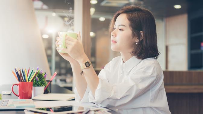 Kadang Seseorang Hadir Bukan untuk Menetap, tapi 