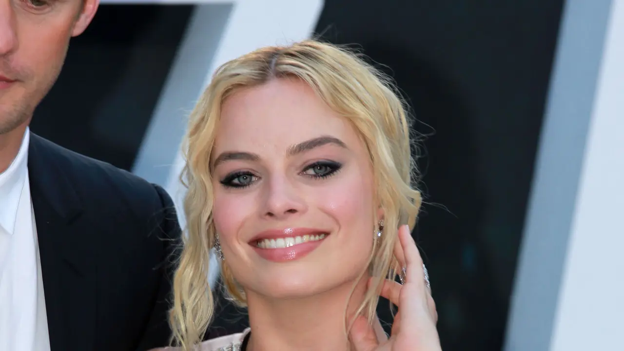 [Bintang] Margot Robbie 