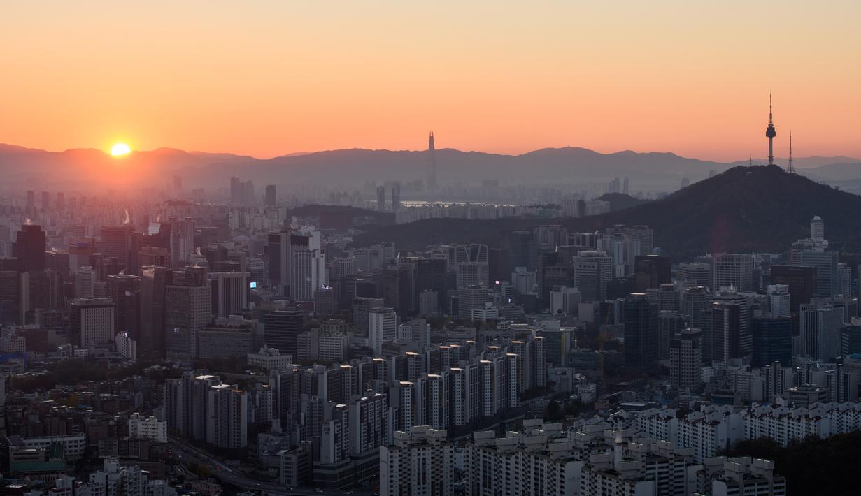 Foto Melihat Keindahan Kota Seoul Saat Matahari Terbit Global