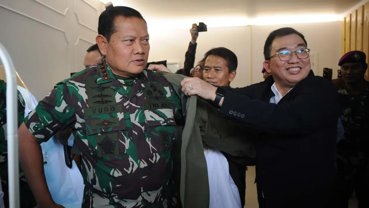 Dukung Kampanye The Rising Tide, Panglima TNI Kunjungi Trisula Textile Industries