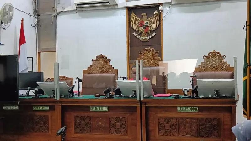 sidang putusan praperadilan MAKI melawan Komisi Pemberantasan Korupsi (KPK).