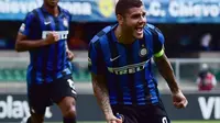 Ekspresi Mauro Icardi setelah mencetak gol ke gawang Chievo Verona dalam lanjutan Serie A Italia di Stadion Marc Antonio Bentegodi, Verona, Minggu (20/9/2015). (AFP Photo/Giuseppe Cacace)