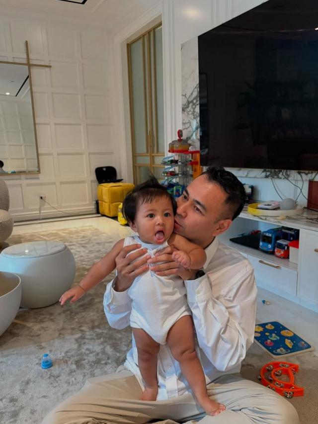 Potret Kebersamaan Raffi Ahmad dan Baby Lily (credit: instagram.com/raffinagita1717).