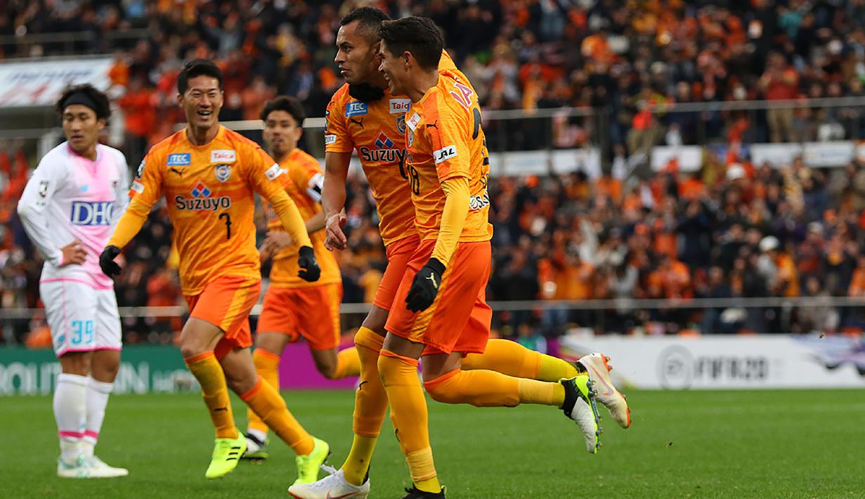 Sementara Shimizu S-Pulse merupakan klub yang baru terdegradasi ke kasta kedua musim lalu, dan hanya satu musim di kasta kedua kini mereka hanya perlu menang sekali lagi untuk bisa langsung kembali ke kasta teratas. (www.s-pulse.co.jp)
