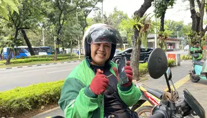 Ojek Online Perempuan Cerita Sulitnya Kejar Rp 100 Ribu Sehari