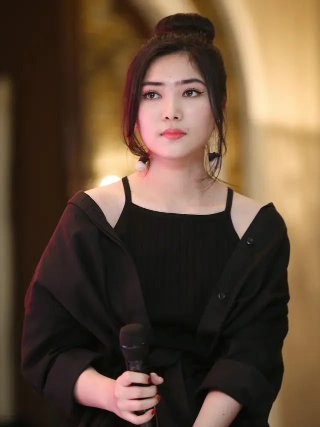 [Fimela] Isyana Sarasvati