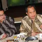 Menteri Desa Pembangunan Daerah Tertinggal dan Transmigrasi Marwan Jafar (kanan) bersama Menteri Agraria dan Tata Ruang Ferry Mursyidan memberikan keterangan pers saat peluncuran Gerakan Desa di Jakarta, Selasa (7/4/2015). (Liputan6.com/Helmi Afandi)