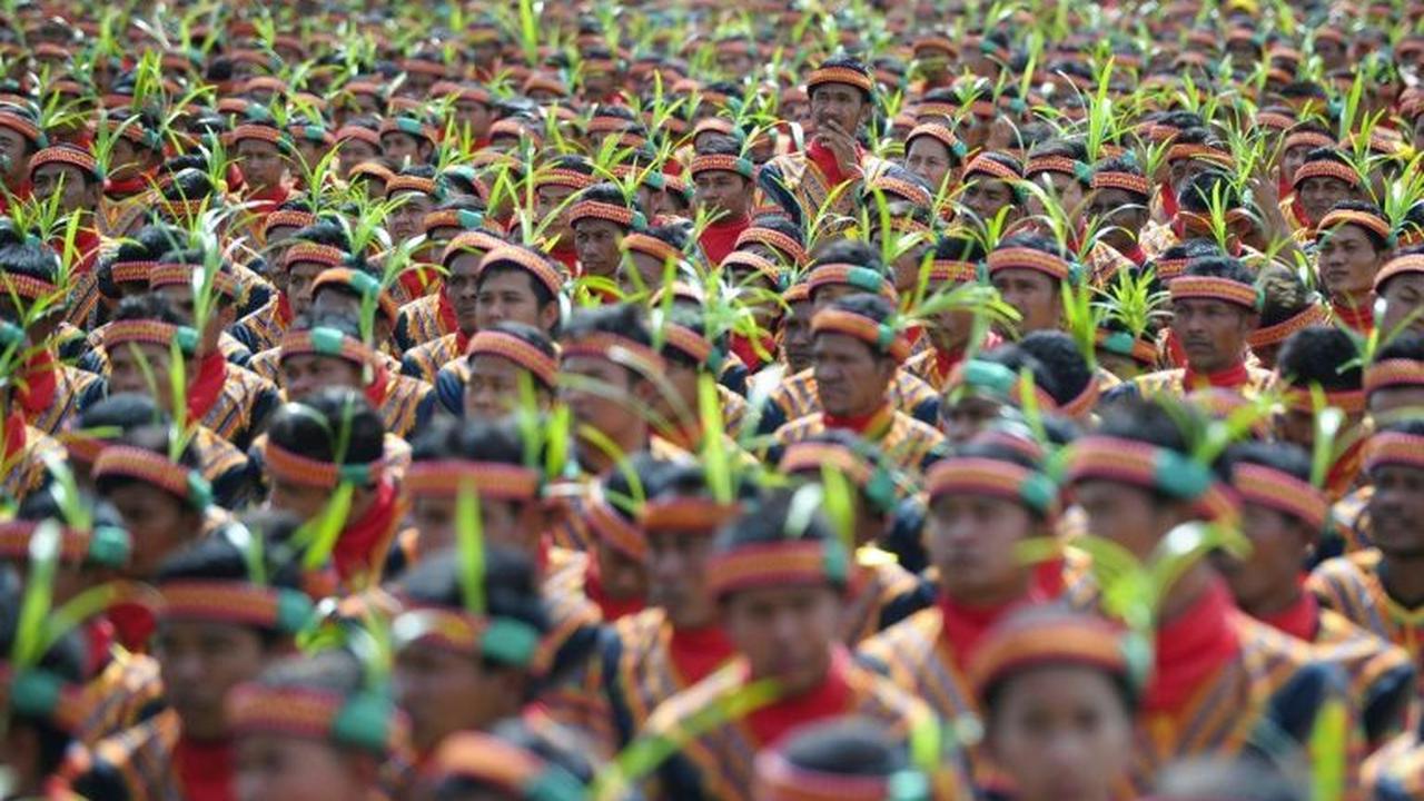 Pemecahan rekor Tari Saman di Aceh. (AFP)