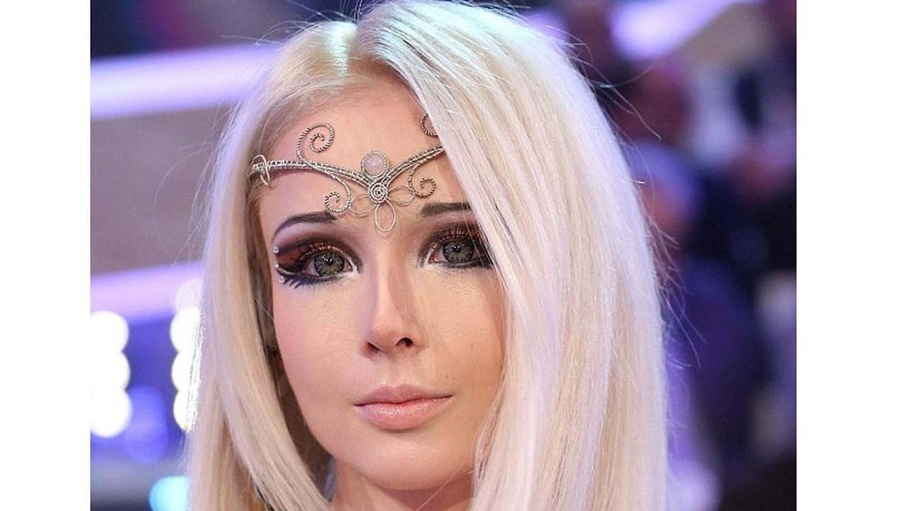 Bentuk Wajah Menyerupai Barbie, Wanita Ini Mengaku Tanpa Operasi