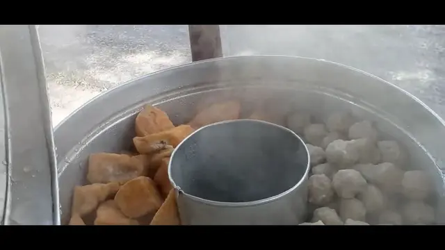 Tanpa Bahan Kimia, Begini Cara Agar Pentol Awet Kenyal  dan Anti Alot