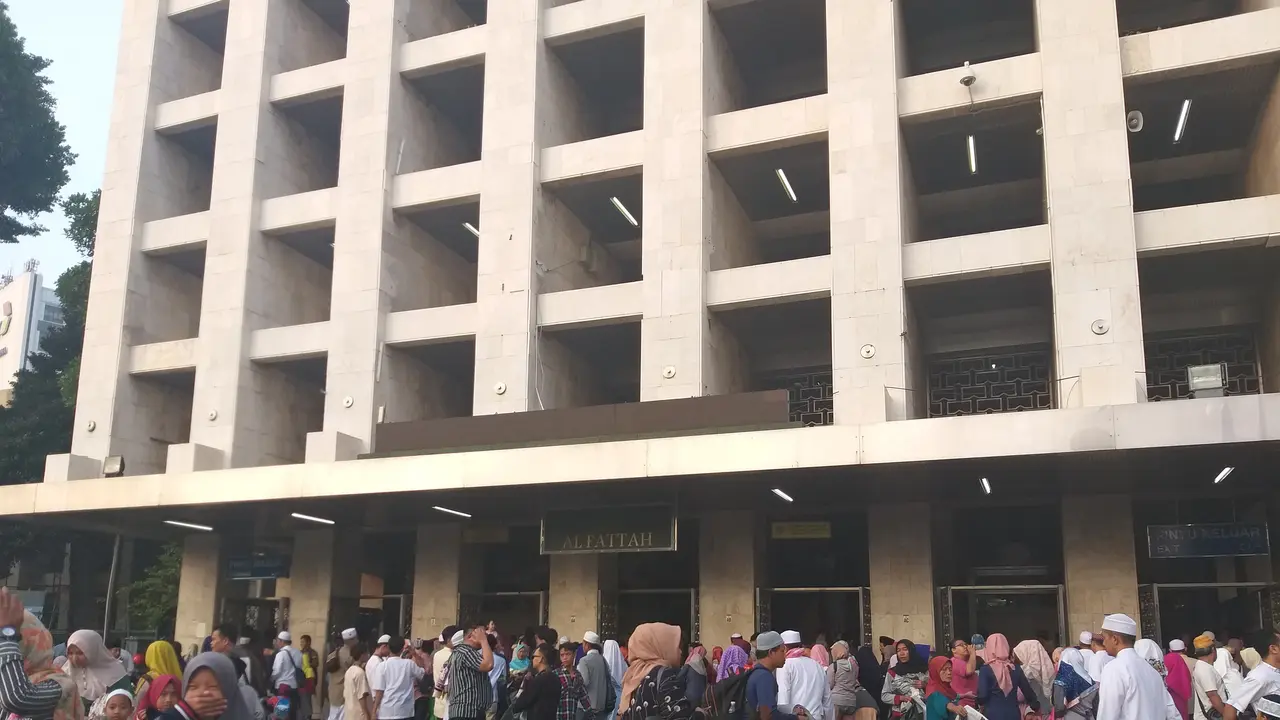 Ribuan Umat Islam Padati Masjid Istiqlal untuk Salat Idul Adha