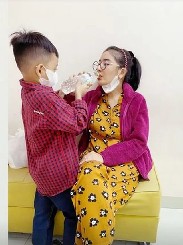 6 Potret Uut Permatasari Umumkan Hamil Anak Kedua di Usia 39 Tahun, Penuh Kebahagiaan