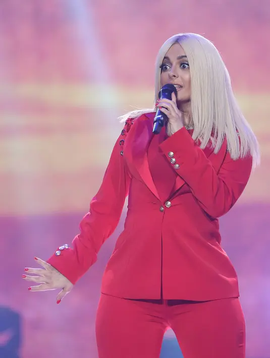 Penyanyi asal Amerika Serikat Bebe Rexha ikut meramaikan acara yang disiarkan secara langsung dari Hall D, Jiexpo Kemayoran, Jakarta, Kamis (24/8). Penyanyi berusia 27 tahun itu tampil sangat energik (Bambang E. Ros/Bintang.com)
