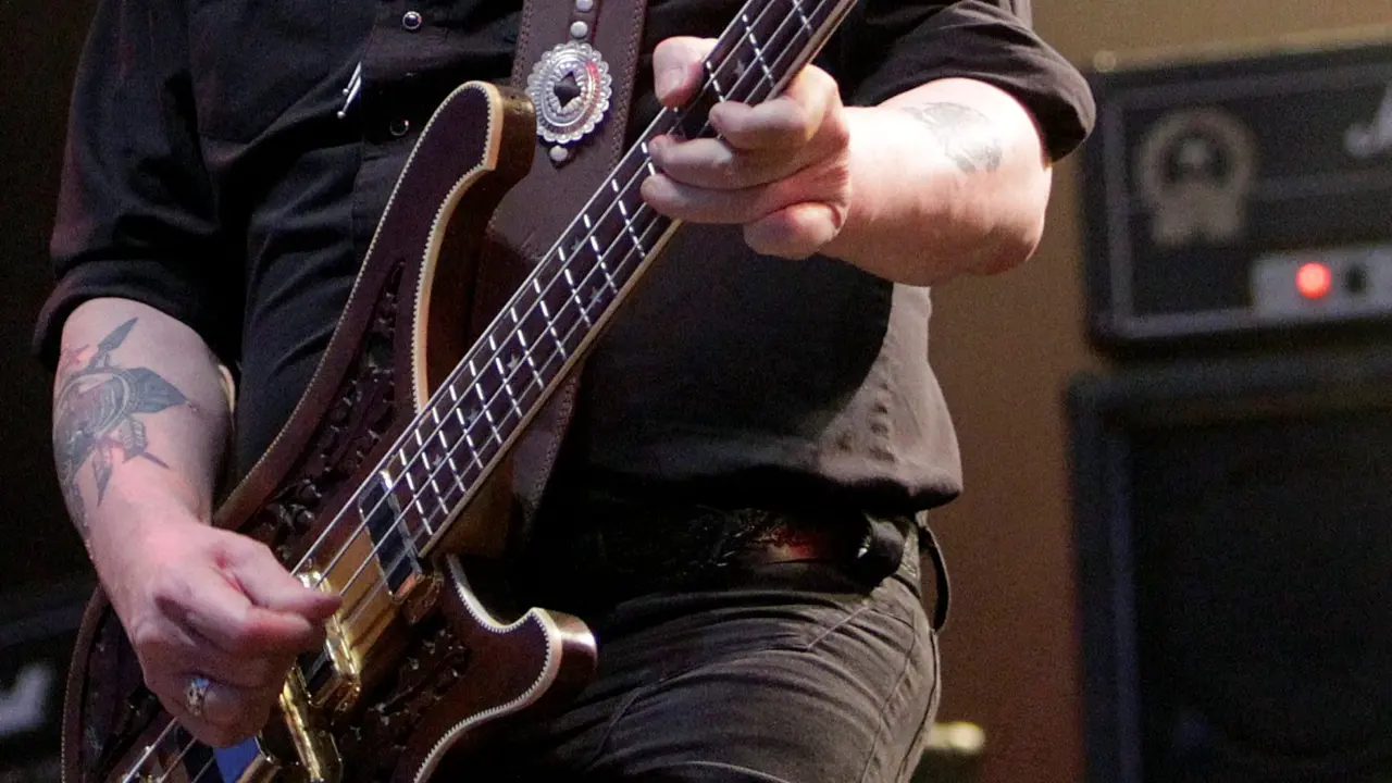 [Bintang] Lemmy Kilmister