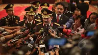 Kapolri Jenderal Pol. Badrodin Haiti memberi keterangan kepada wartawan usai pelantikannya sebagai Kepala Polri di Istana Negara, Jakarta, Jumat (17/4/2015). (Liputan6.com/Faizal Fanani)