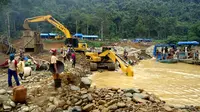 Aktivitas penambangan emas liar di sungai Batanghari, Jambi. (Bangun Santoso/Liputan6.com)