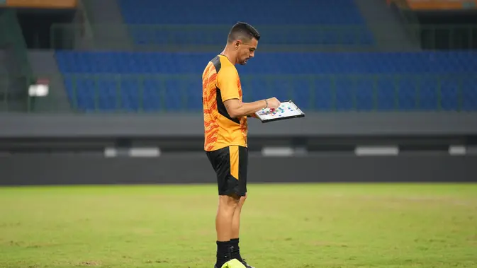 Persija Jakarta: Cerita Carlos Pena Soal Kesiapan Tim di Tengah Ramadan
