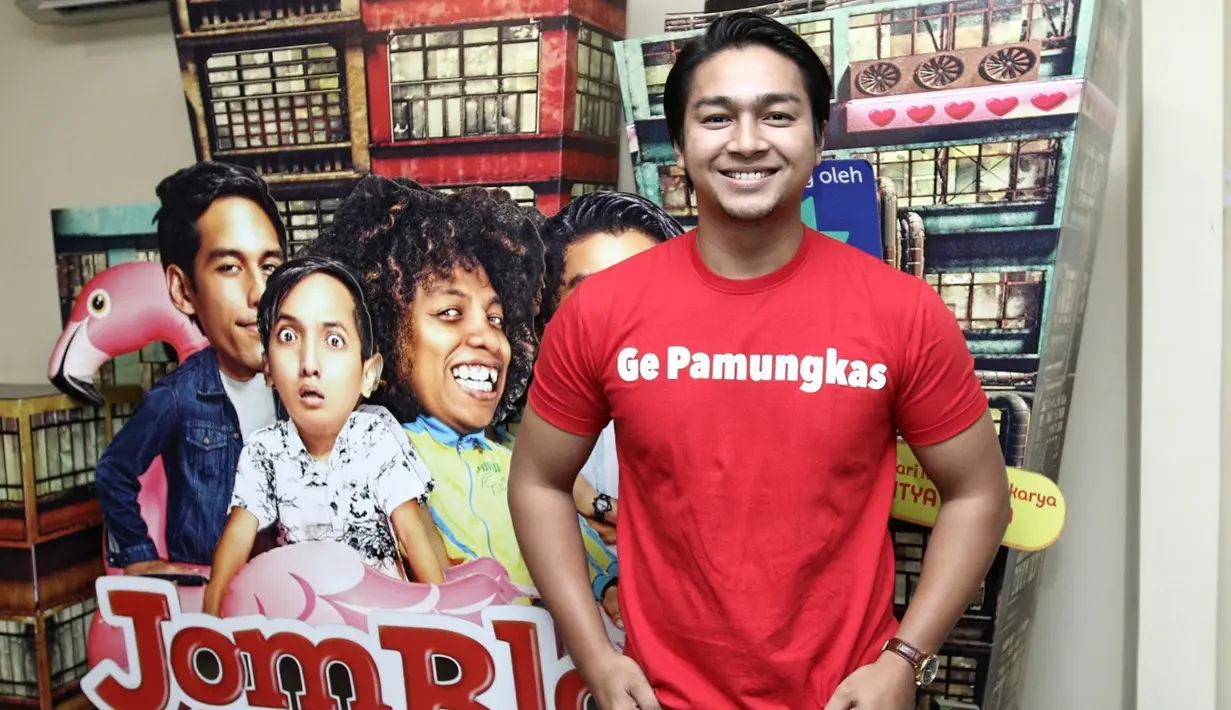 Sutradara film Jomblo Reboot Hanung Bramantyo itu juga melarang para pemeran utamanya tidak terbawa pada karakter para pemain sebelumnya. Lantaran ingin memberikan yang lebih fresh dengan cerita berbeda pula. (Adrian Putra/Bintang.com)