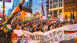 Aksi-aksi membela Palestina juga muncul di negara-negara yang secara resmi mengecam serangan Hamas dan tutup mata atas kekerasan Israel. (Tyler Pasciak LaRiviere/Chicago Sun-Times via AP)