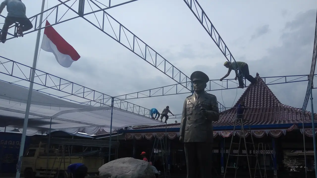 almarhum akan dimakamkan di Makam Somenggalan, Dusun Kemusuk, Desa Argomulyo, Kecamatan Sedayu, Bantul yang berjarak 300 meter dari Museum Soeharto. (Liputan6.com/Switzy Sabandar)