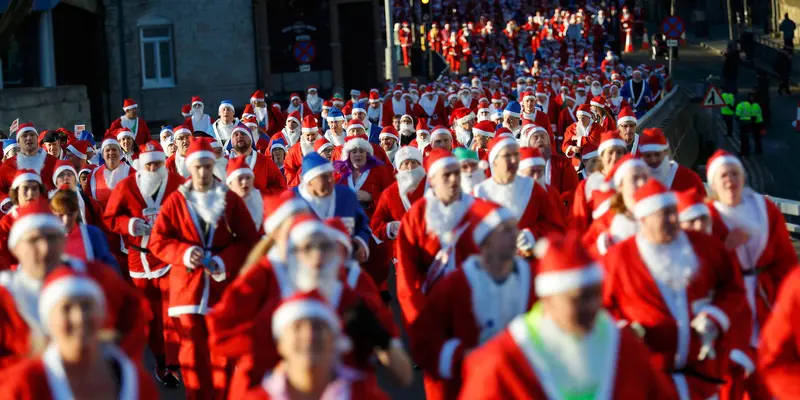 20161204-Santa-Liverpool-Reuters1