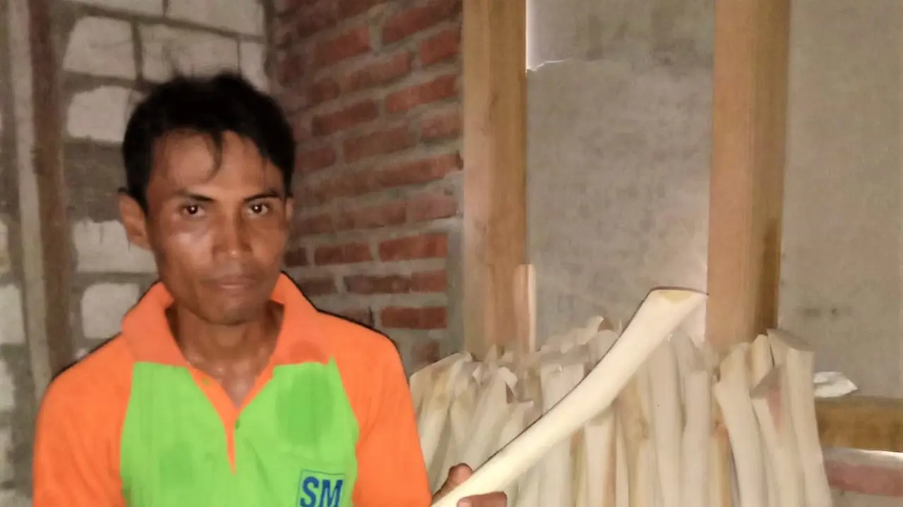 Cerita Warga Bojonegoro Raup Juta Rupiah Dari Kerajinan Doran Kayu Jati
