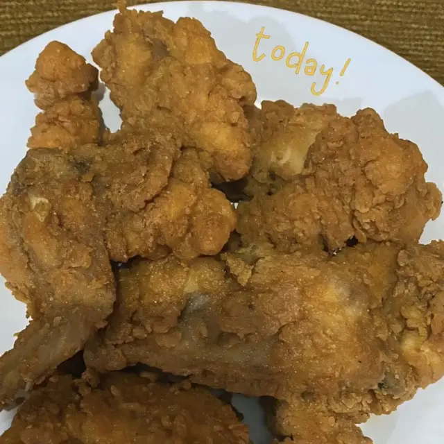 6 Potret Ayam Krispi Seperti Pisang Goreng Ini Kocak, Kulitnya Gagal Keriting