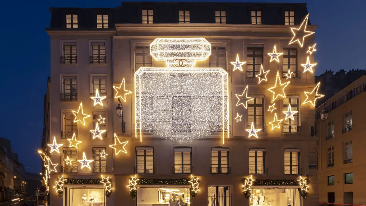 Merayakan Musim Liburan di 19 rue Cambon bersama Chanel