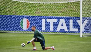 Kiper Timnas Italia, Gianluigi Donnarumma. (Alberto PIZZOLI / AFP)