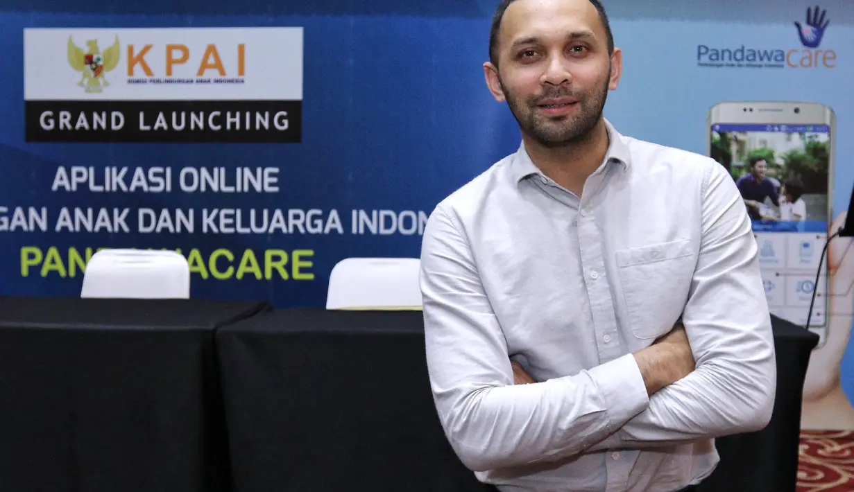 Dalam acara peresmian aplikasi di kawasan Tanah Abang, Jakarta, Jumat (26/5) Teuku Zacky mengaku menggarap dua film sekaligus. Nantinya, film itu akan diputar secara gratis untuk anak-anak sekolah dengan terget usia tertentu.  (Adrian Putra/Bintang.com)